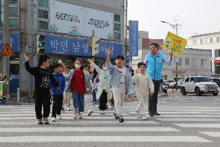 [현대제철 교통안전 캠페인 사진 8].jpg